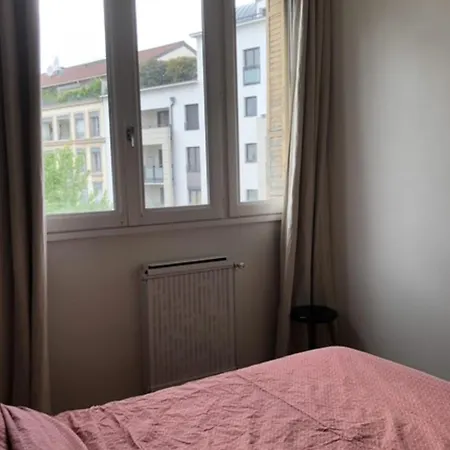 4 With Balcony In דירה ליון